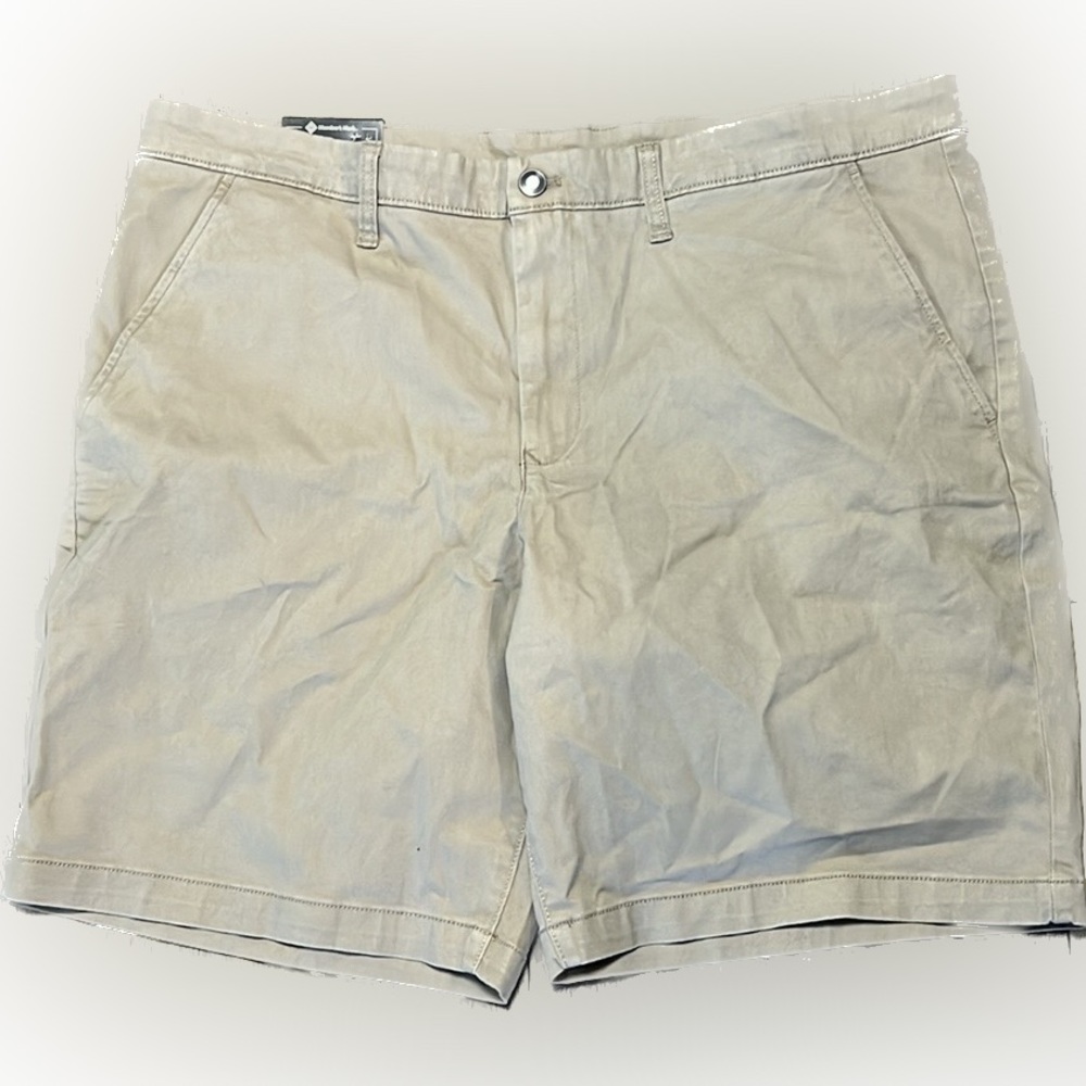 Men’s tan Members Mark shorts